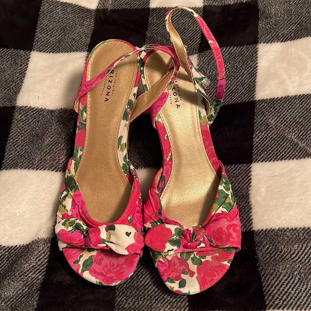 Floral Print Arizona Peeptoe w/ Bow Wedges